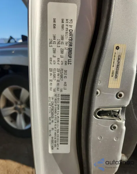 2012 Jeep Patriot Latitude z USA, uszkodzony, nr VIN 1C4NJPFB8CD685429